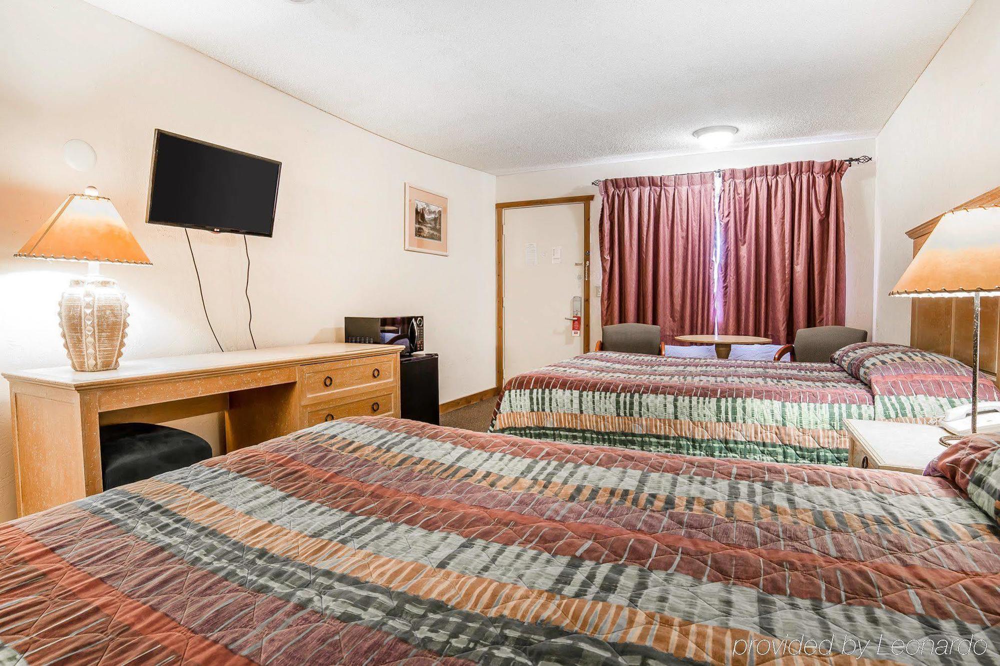 Econo Lodge Inn&Suites Kalispell Exterior foto