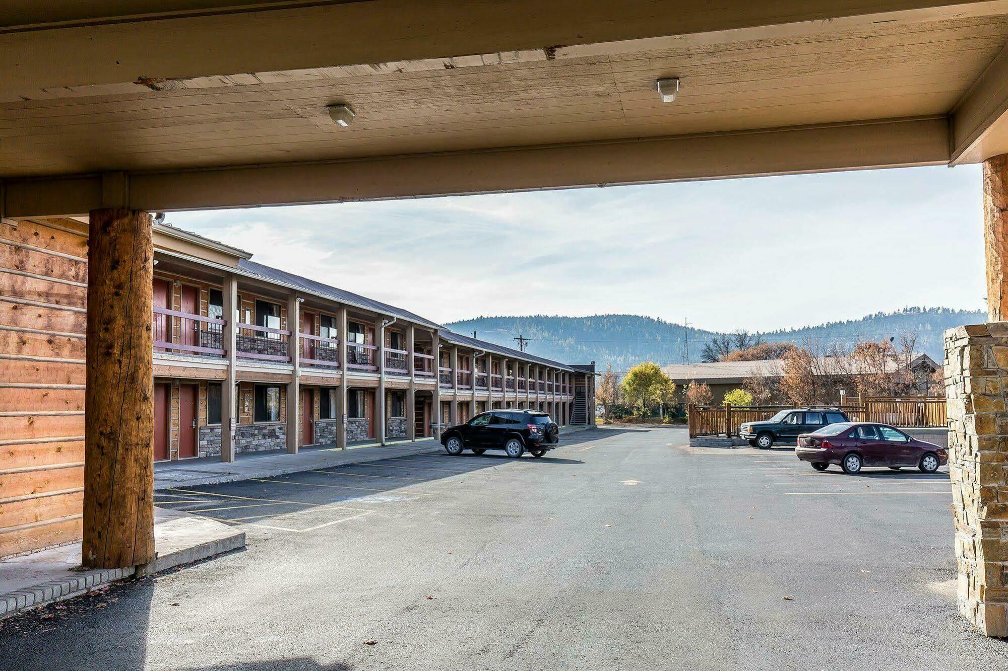 Econo Lodge Inn&Suites Kalispell Exterior foto