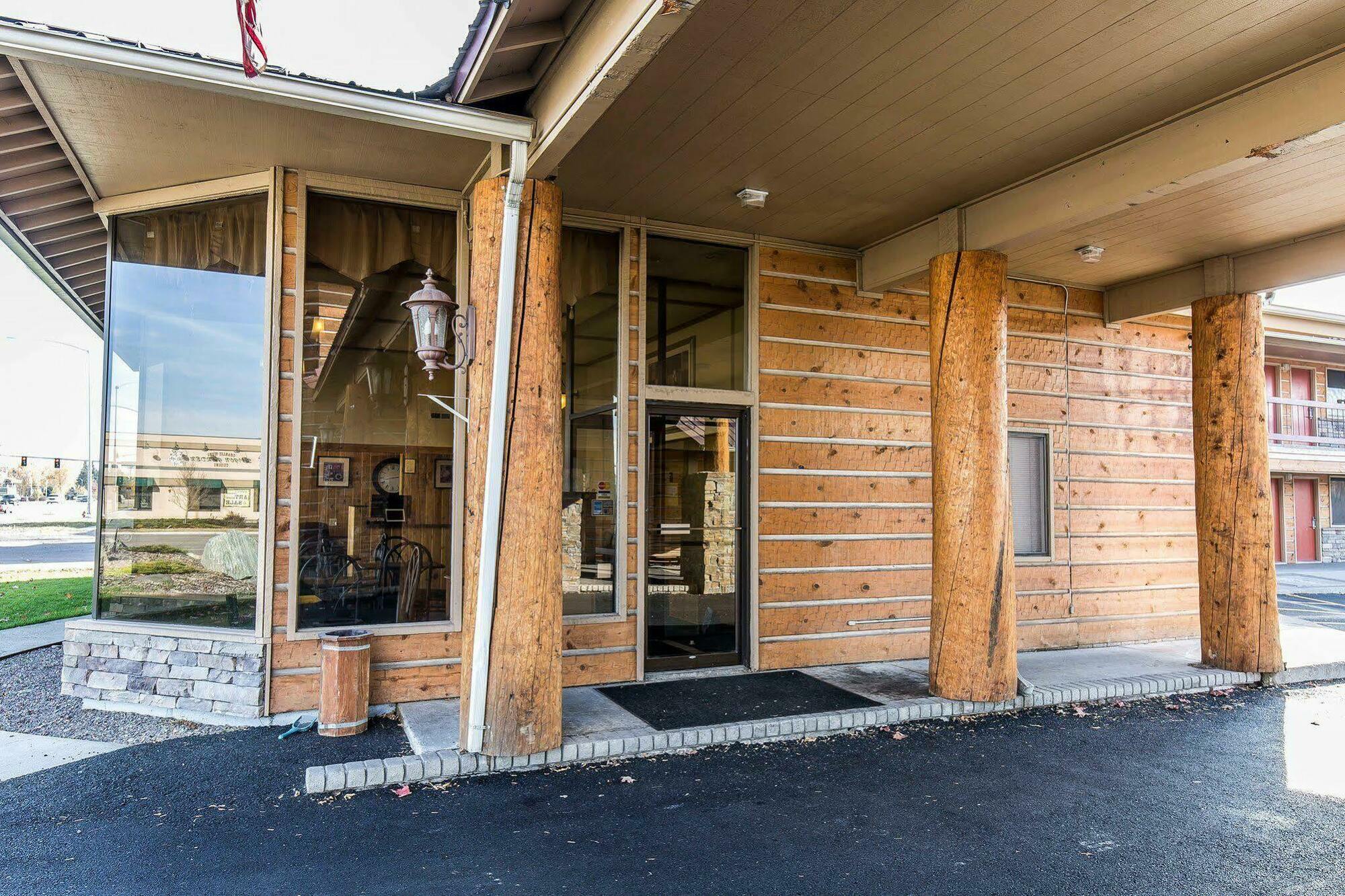 Econo Lodge Inn&Suites Kalispell Exterior foto